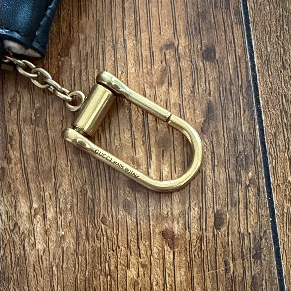 Gucci Black Embossed Leather Key Holder - Picture 2 of 7
